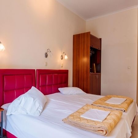 Christina Hotel Olympiakí Aktí Ngoại thất bức ảnh